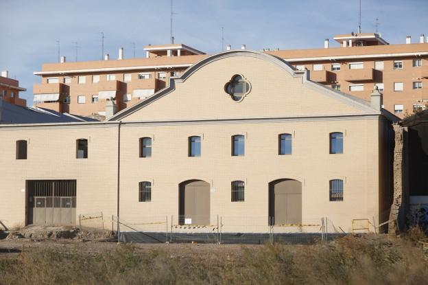La reparación del teatro de Las Naves arranca once meses después