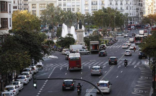 La plaza del Ayuntamiento, último veto para el coche en Valencia