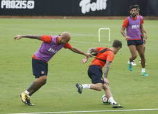 Santi Mina, ausente en el entrenamiento del Valencia CF