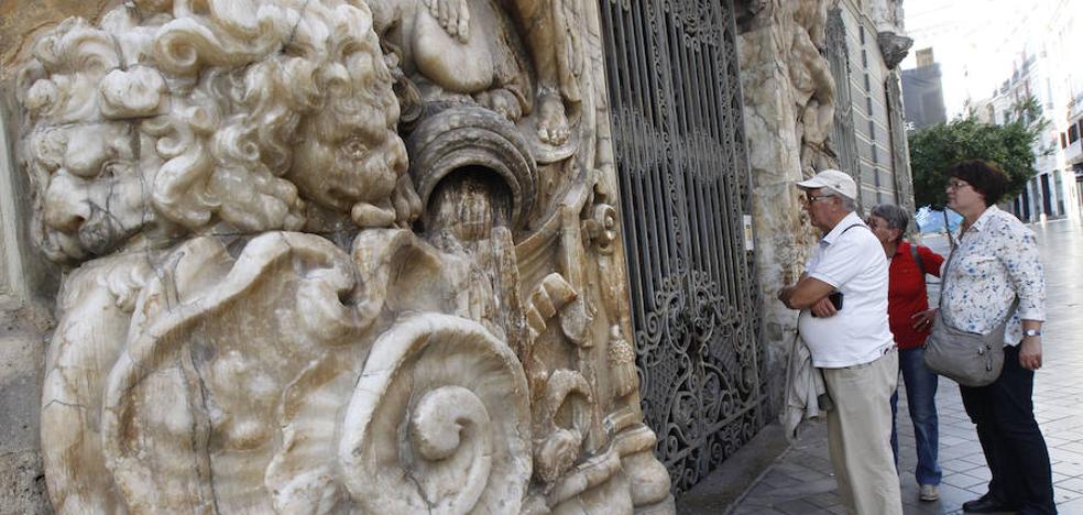 La fachada del Palacio del Marqués de Dos Aguas sufre desperfectos