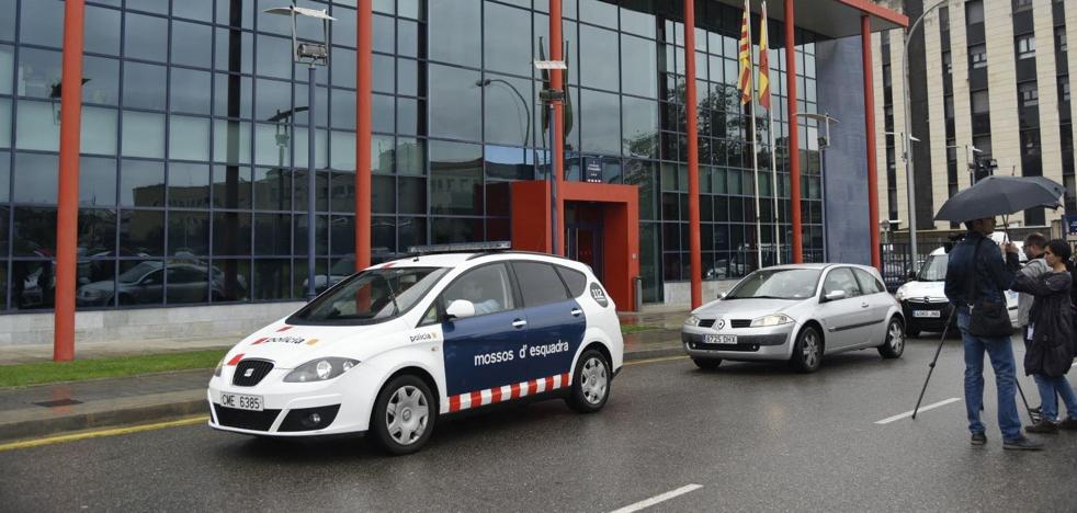 La Guardia Civil registra varias comisarías de Mossos por el 1-O