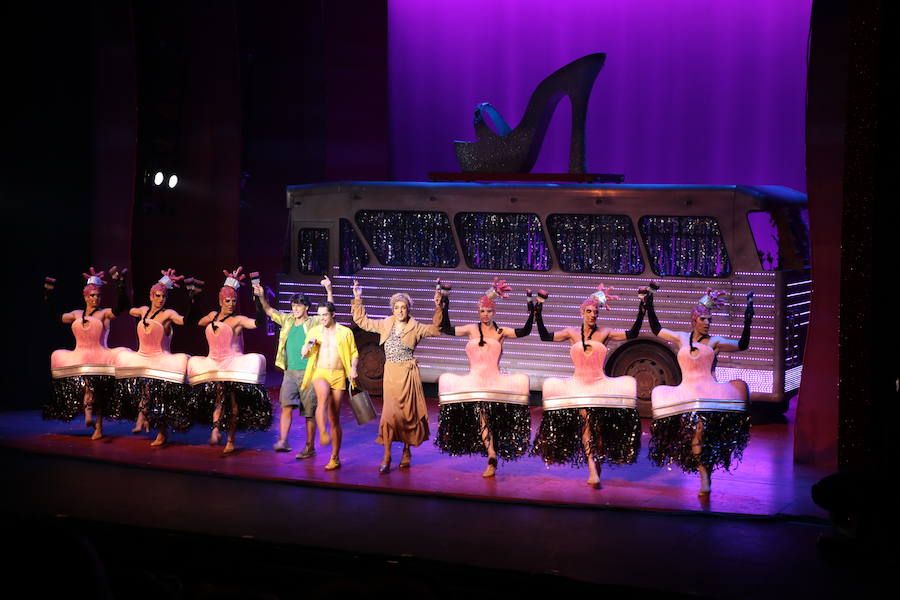 Fotos del musical 'Priscilla, Reina del Desierto' en la Rambleta