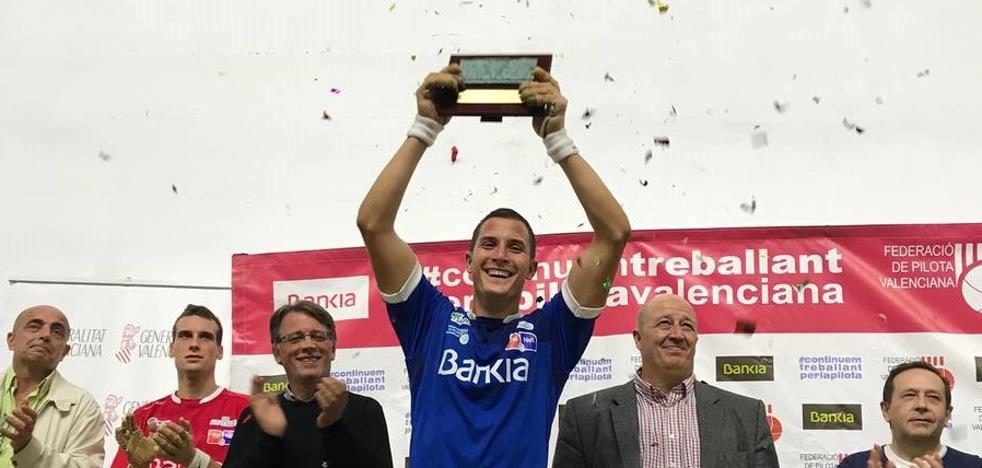 Ian destrona a Moltó