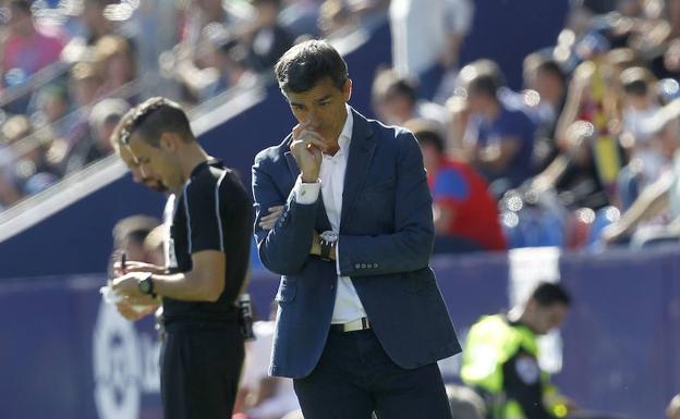 Muñiz da tres días de descanso a la plantilla tras la derrota ante el Girona