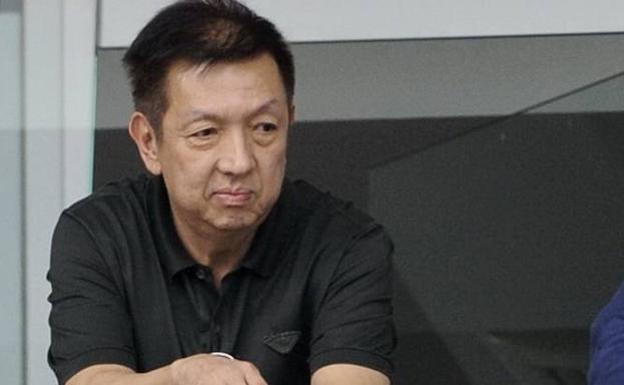 El Valencia CF defiende a Peter Lim y critica la mala gestión de dirigentes anteriores