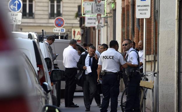 Un atropello deliberado causa tres heridos frente a un instituto cerca de Toulouse