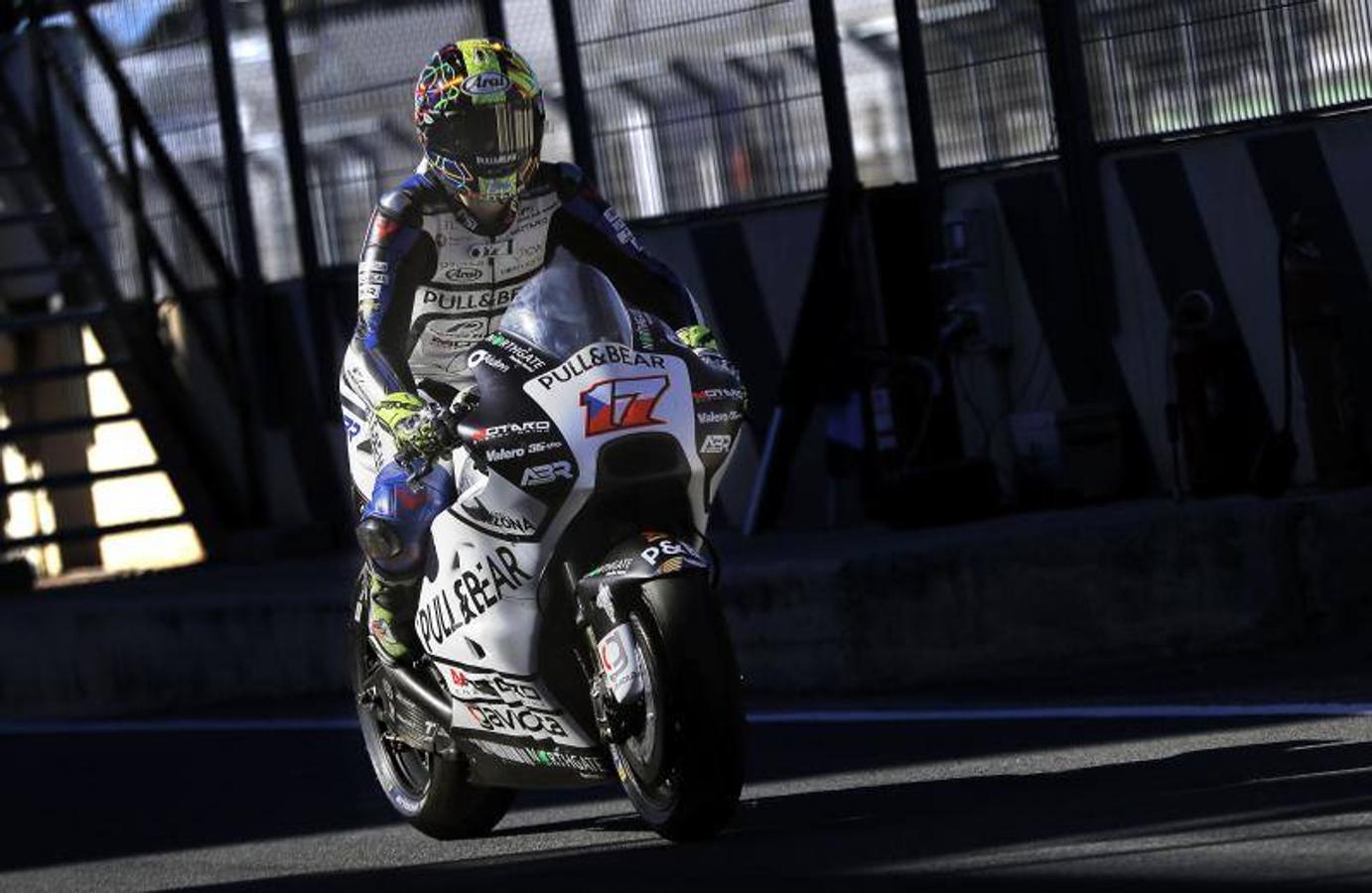 Fotos de los primeros entrenamientos de MotoGP 2018 en Cheste