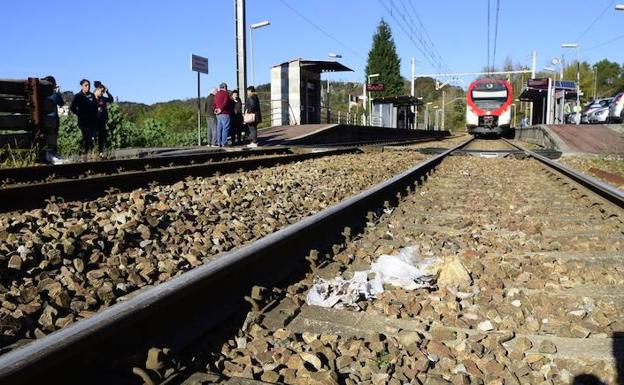 Muere un hombre arrollado por un tren en un apeadero de Oviedo