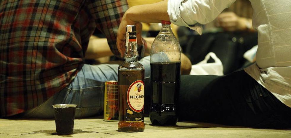 El botellón se esconde en el cauce
