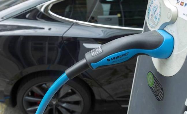 Las ayudas del plan Movalt para comprar un coche ecológico: ¿Cuánto dinero me puedo ahorrar?
