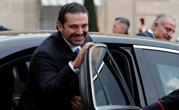 Hariri se reúne con Macron en París para desbloquear la crisis libanesa