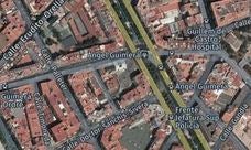 Un ciclista muere en el cruce de Fernando el Católico con Ángel Guimerá tras sufrir un accidente con un camión