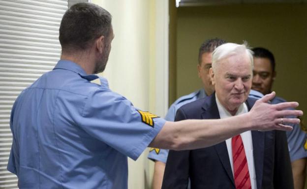Ratko Mladic, condenado a cadena perpetua por genocidio, crímenes de guerra y de lesa humanidad