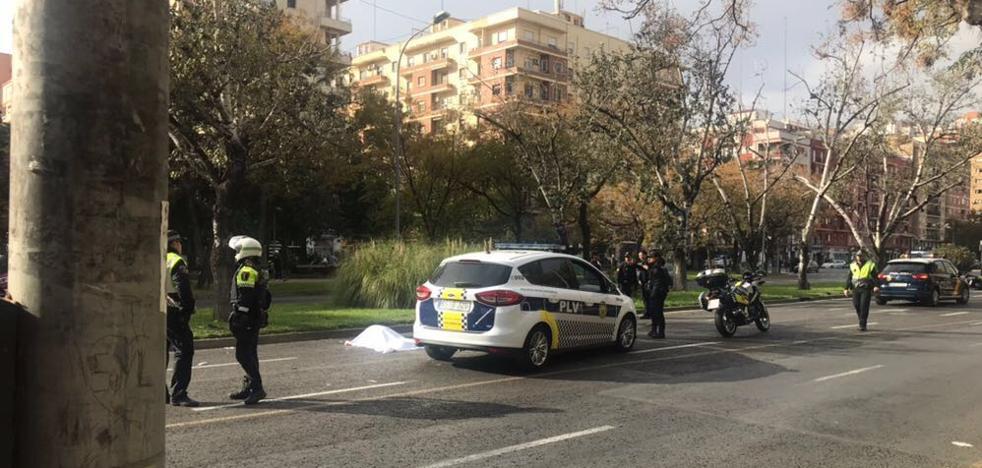 Fallece un peatón de 87 años tras ser atropellado por una moto en la avenida Blasco Ibáñez de Valencia
