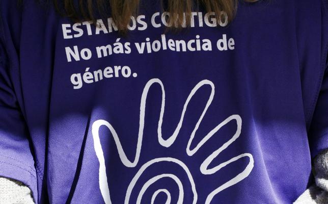 «Ya no me vigila. Al fin puedo salir a la calle con menos miedo»