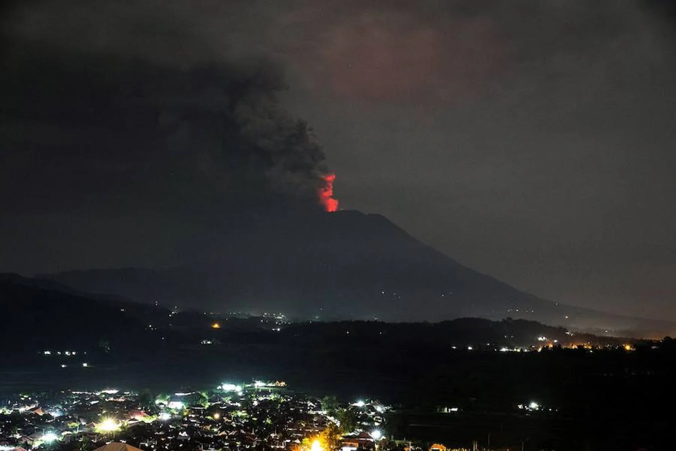 El volcán Agung amenaza Bali