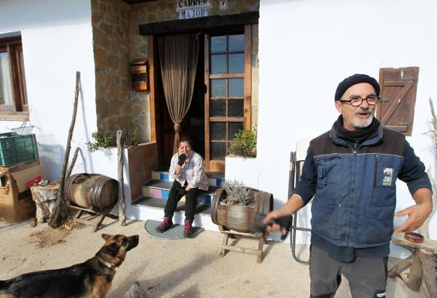 «Tengo un piso en primera línea de playa pero aquí estoy mejor»