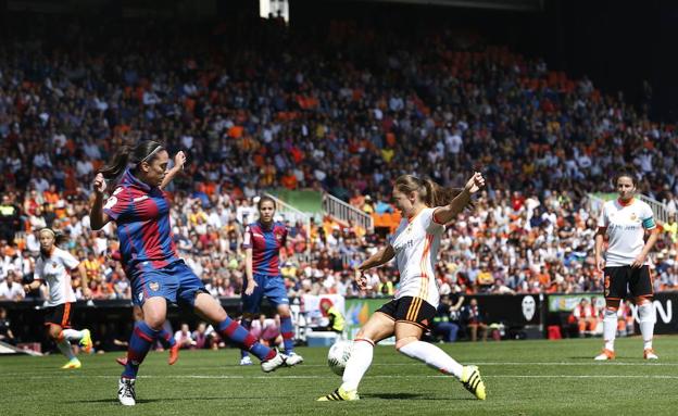 El derbi femenino entre Valencia CF y el Levante UD sale de Mestalla y vuelve a Paterna