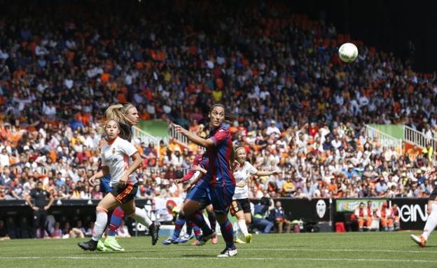 Mónica Oltra quiere que el Valencia CF Femenino juegue en Mestalla