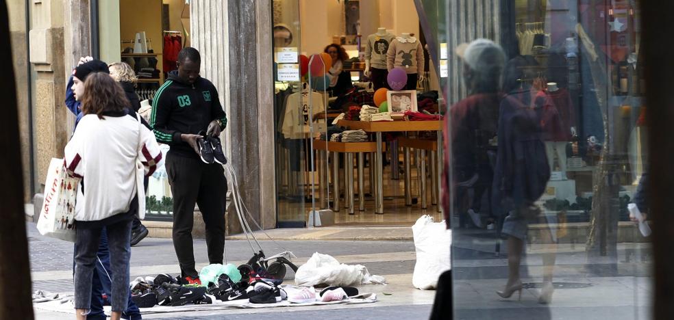 Policías locales alertan de que la vigilancia en las calles baja por los recortes de personal