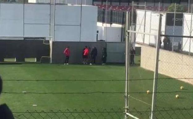 Soler da el susto en el entrenamiento