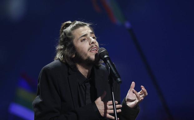 Salvador Sobral empeora y vuelve a la UCI