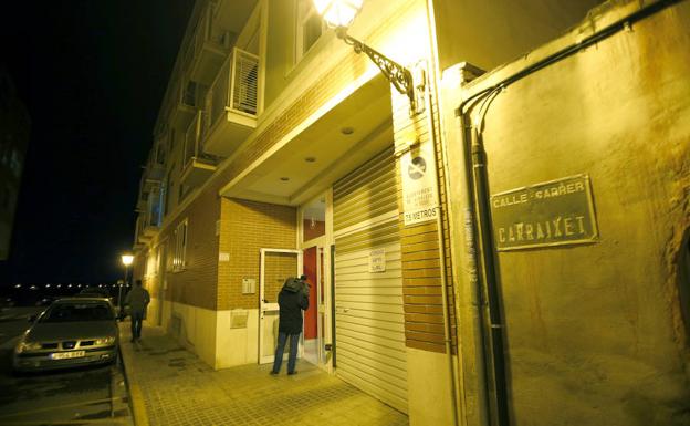 Una mujer muere al arder su casa en Vinalesa