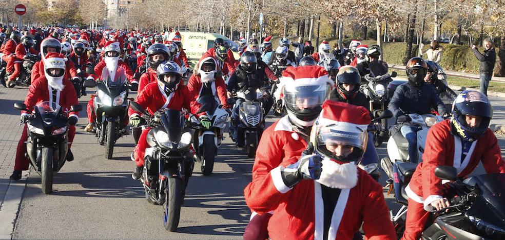 Casi 800 moteros desafían a Grezzi para recoger juguetes destinados a niños enfermos