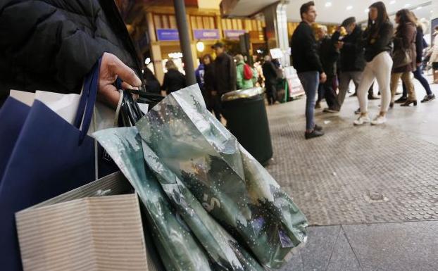 Más de 470.000 valencianos dejan las compras navideñas para el último día