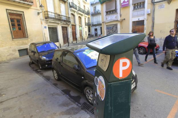 Las peticiones vecinales de tarjeta para la zona naranja multiplican por siete las plazas