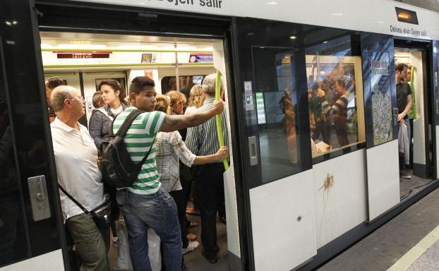 La huelga en el metro y el tranvía se agravará por la reducción de servicio en Navidad
