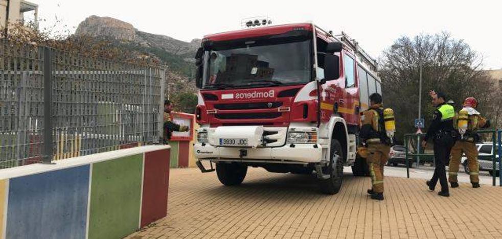 Policía Local y Bomberos intervienen por fuertes olores en el Colegio Paternina de Calp