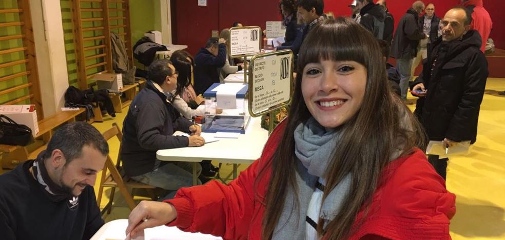 Aitana, Alfred y Nerea salen de la Academia de Operación Triunfo para votar en las elecciones catalanas