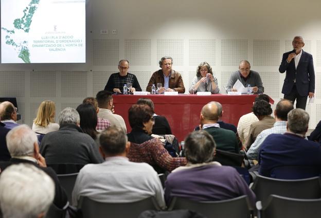 Tensión entre agricultores de La Unió y AVA sobre el futuro de la ley de l'Horta