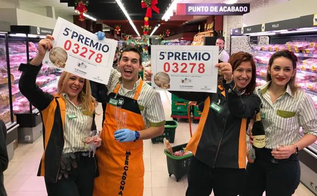 Alegría para los trabajadores del Mercadona 3.278: «6.000 eurillos no son como para quejarse»