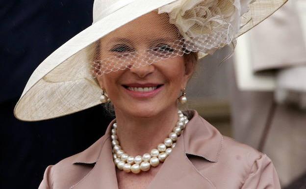 Una princesa británica pide perdón por llevar un broche racista