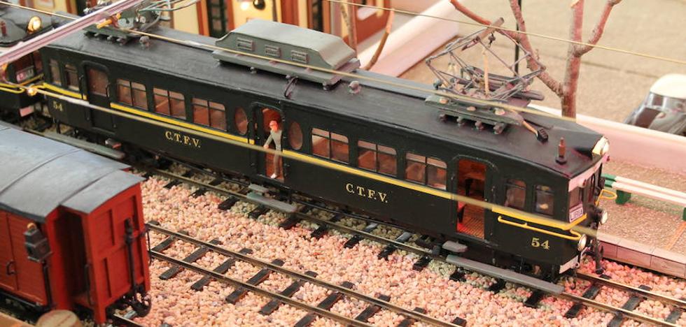 Exposición de trenes y estaciones en miniatura en la sala Lametro de Metrovalencia