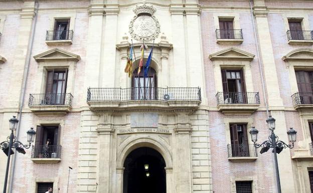 Condenado a 25 años de cárcel por asesinar a su pareja a golpes con una piedra en Villena