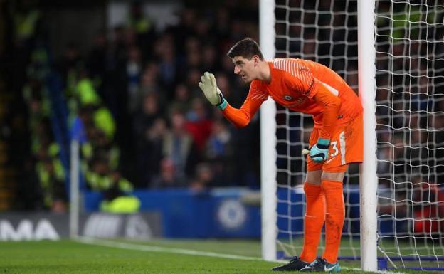 Conte cree que Hazard y Courtois seguirán en el Chelsea