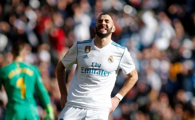 Benzema empezará 2018 lesionado