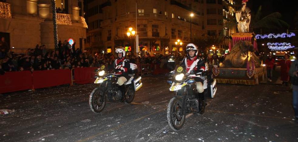 La Policía Local colocará 51 coches como barreras antiterroristas en el itinerario de la Cabalgata de Reyes