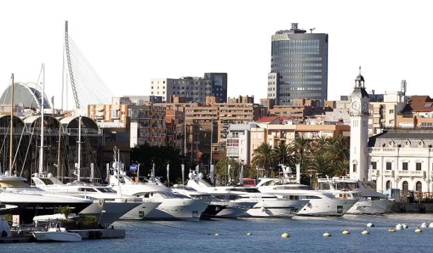 El Consorcio pide también suprimir el nombre de Juan Carlos I de la parada del tranvía
