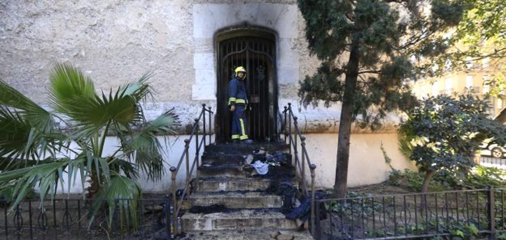 Un incendio daña la fachada de las Torres de Quart