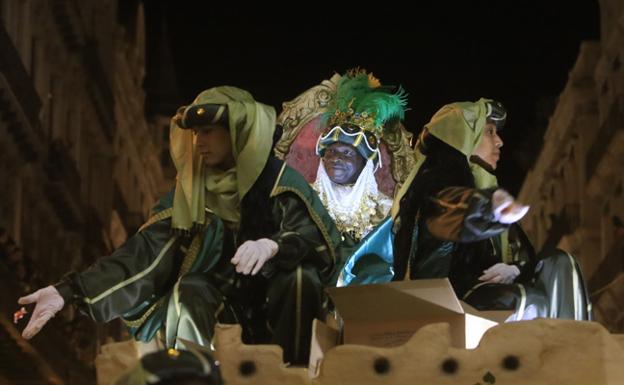 Los Reyes Magos reparten ilusión en Valencia