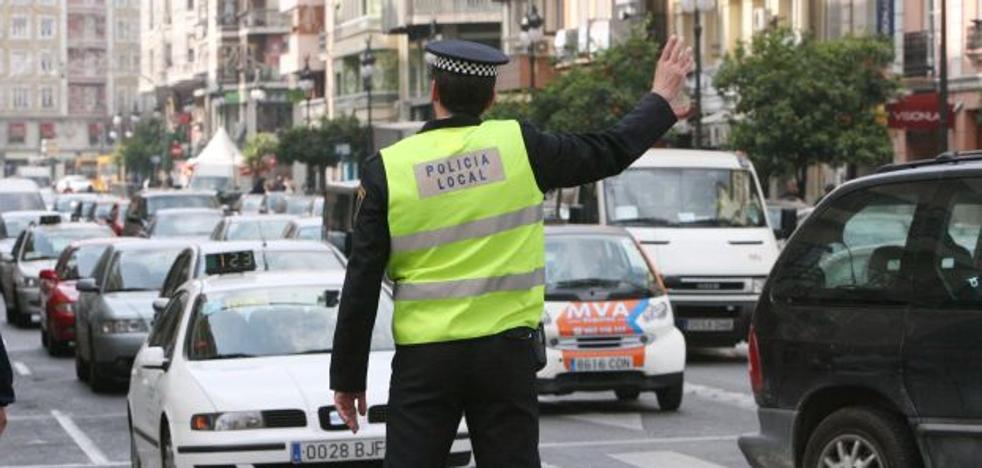 Oposición y sindicatos cargan contra los requisitos de policías locales en Fallas