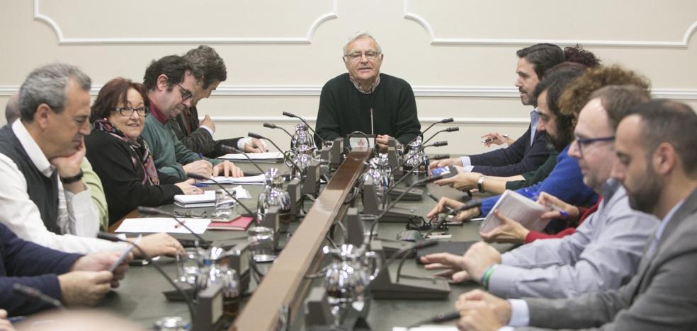 Los colectivos sociales y vecinales estallan contra la gestión de Giuseppe Grezzi