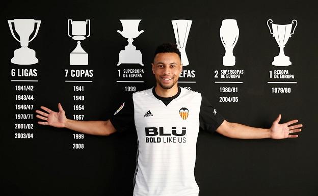 Coquelin: «Cazorla me dijo que el Valencia CF era un club excepcional»