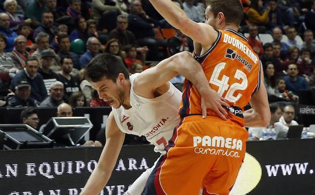 Un tsunami taronja en la Fonteta (103-58)