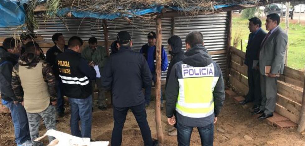 Los padres asisten a la reconstrucción de la muerte de la mochilera valenciana desaparecida en Perú