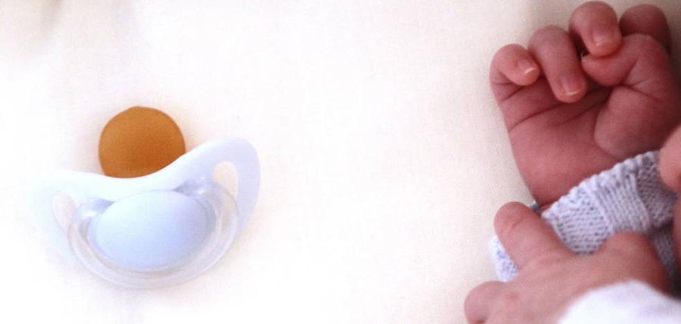 Todas las ayudas del Gobierno para los bebés nacidos o adoptados en 2018